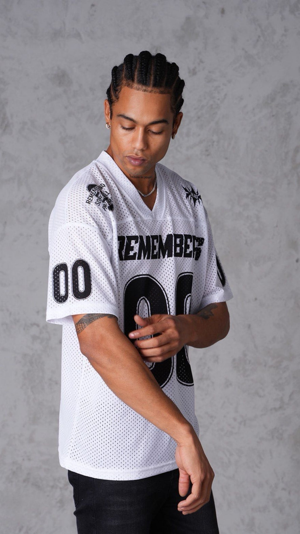 T-Shirt Col V Remember blanc